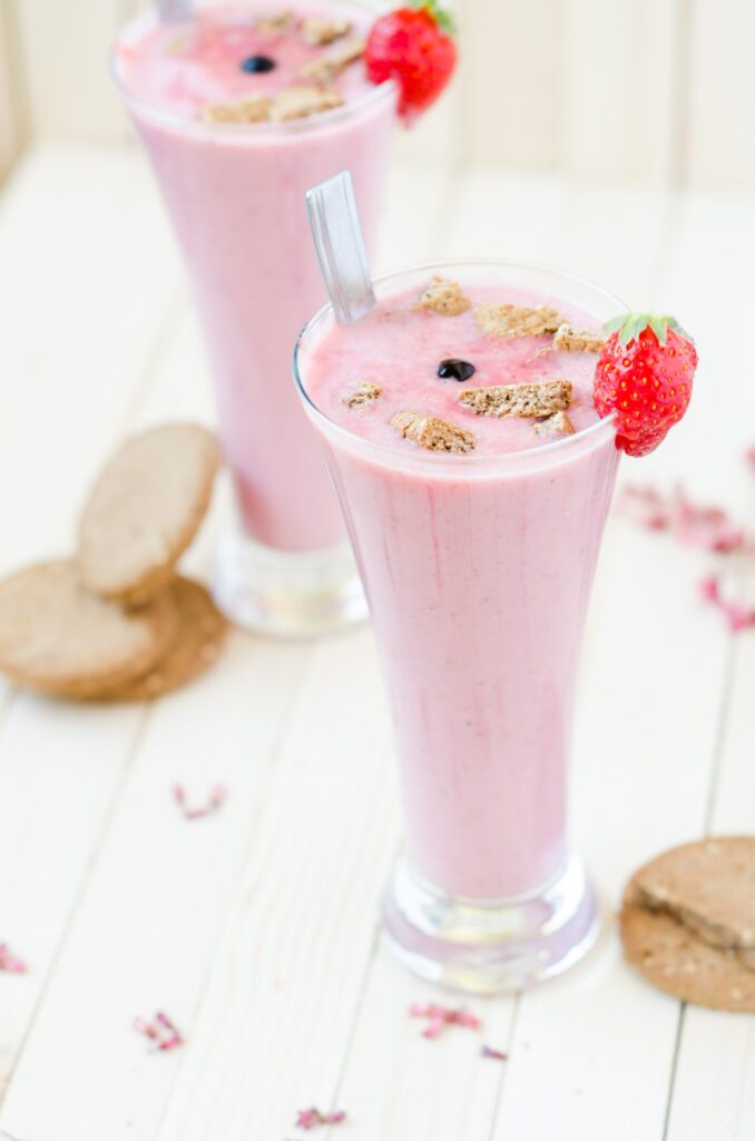 Strawberry Ginger Snap Smoothie: A Fusion of Flavors