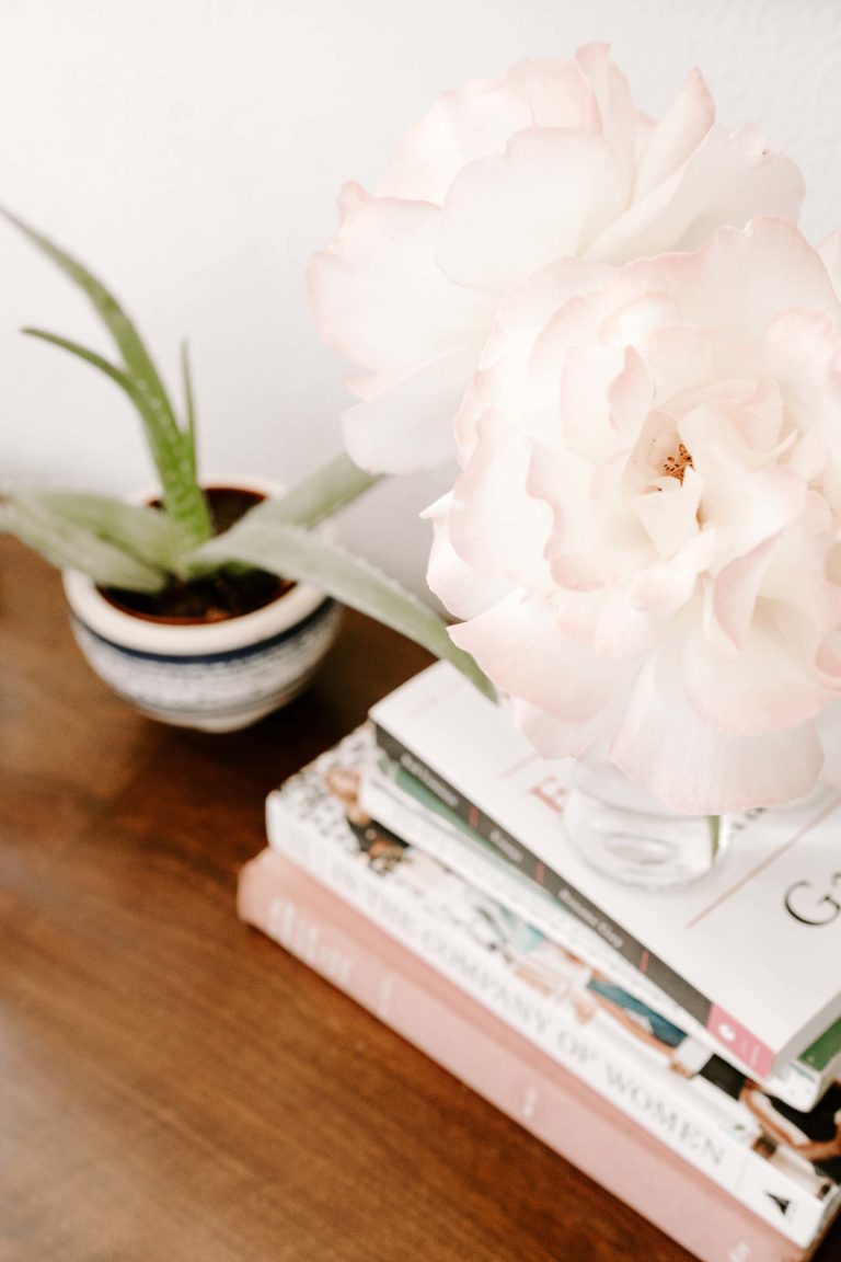 Styling books and magazines into your decoration
